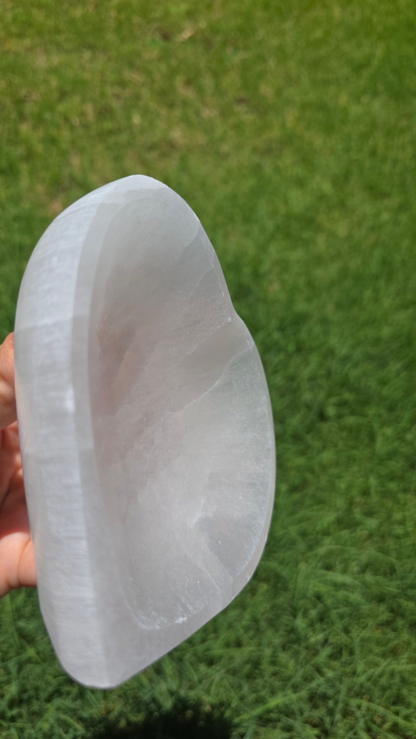 🤍 Heart-Shaped Selenite Bowl
