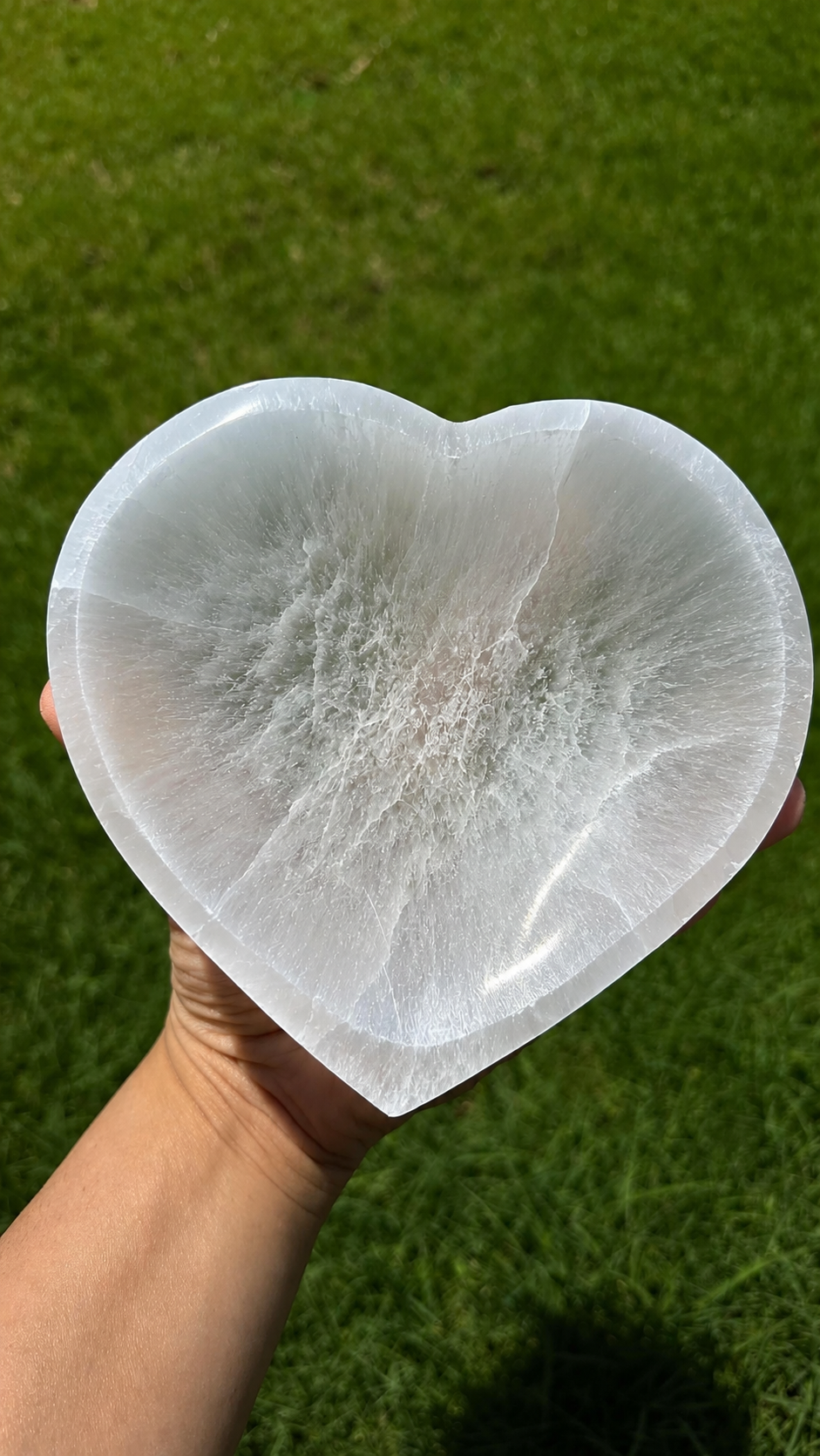 🤍 Heart-Shaped Selenite Bowl